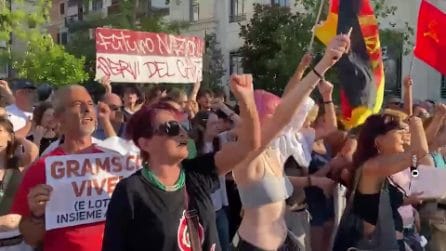 Vannacci contestato a Pescara: "Tutti siamo antifascisti"