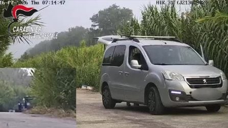 Abbandona cane e rifiuti in strada: beccato da una telecamera dei carabinieri