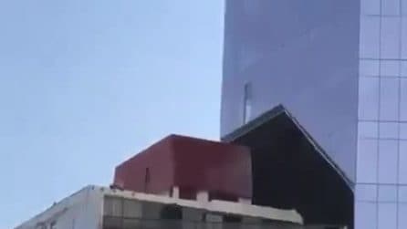 Terremoto in Messico di magnitudo 7.3: paura e persone in strada