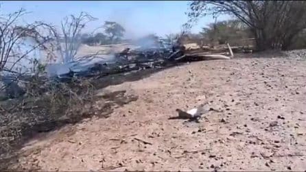 Il video dell'aereo precipitato in Perù con 13 persone a bordo: tutti morti, tra questi 7 italiani