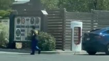 Il video della sparatoria fuori da un fast-food in Idaho: tre persone uccise