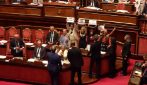 Caso Delmastro, il M5S occupa i banchi del Governo: "Fuori le chat"