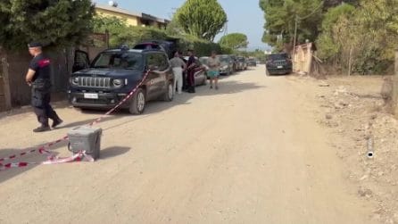 Spara a moglie e fratello e si costituisce: un morto e una ferita grave
