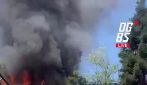 Incendio a Gardaland, fiamme avvolgono scenografia in legno