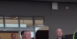 Meloni posta video di migranti rimpatriati in manette sui social: "Difendiamo i confini"