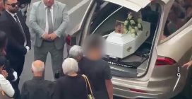 “Il tuo nome non sarà cancellato”, l’ultimo saluto a Beatrice, la bimba maltrattata e uccisa a Bordighera