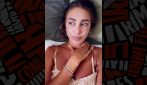Belén e lo yoga, così ha superato ansia e attacchi di panico