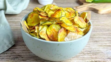 Zucchini chips: easy and delicious