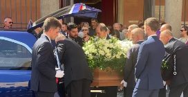Funerali di Luigi Cavallari, la ministra Roccella: "Cammineremo ancora mano nella mano"