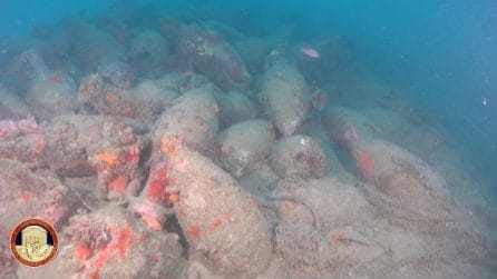 Scoperto un relitto romano al largo di Mazara del Vallo: centinaia di anfore in fondo al mare