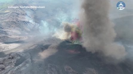 Etna, aperta una nuova bocca eruttiva in Valle del Bove: le immagini riprese da un drone INGV