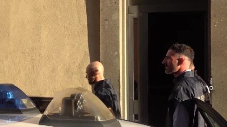 Lavitola lascia la caserma dei Carabinieri per andare a Rebibbia