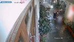 Firenze, turista rapinato dell'orologio davanti a moglie e figlia: due arrestati