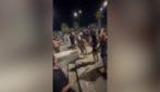 Rissa di Ferragosto alla spiaggia libera di Mondragone: botte e sedie che volano, 5 identificati