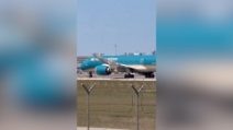 Aereo della Vietnam Airlines urta la pista con la coda, il video ripreso durante il decollo a Monaco