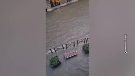 Liguria nella morsa del maltempo, a Chiavari allagamenti e rischio esondazione