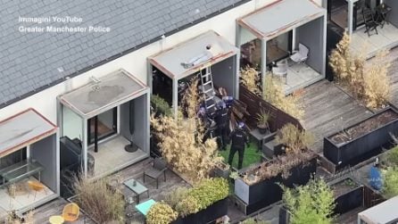 Manchester, le forze dell'ordine arrestano un ladro che dormiva sul tetto di un'abitazione