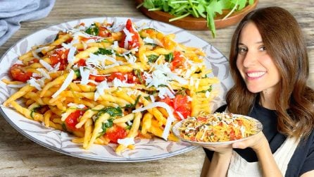 PASTA CON RUCOLA E POMODORINI: il primo piatto estivo leggero e velocissimo!