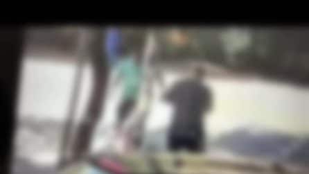 Caserta, clochard aggredito a calci e pugni in strada