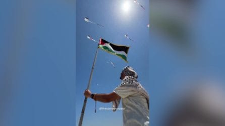 Aquiloni volano su Gaza: "La Palestina è libera, questo cielo appartiene a noi"