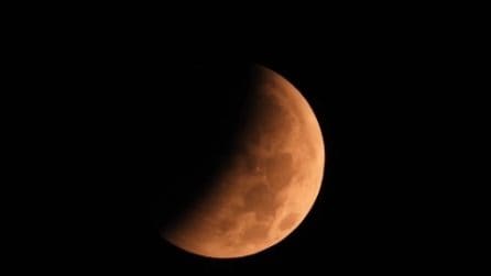 Eclissi di Luna del 28 agosto 2026: il video dal lungomare di Latina
