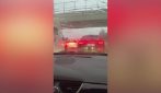 Violenta grandinata a Parma, chicchi grossi come noci e auto danneggiate: paura sulla A1