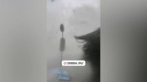 La furia della grandine a Cremona: raffiche di vento fino a 90 km/h