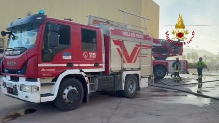 Palermo, incendio al centro commerciale Conca D'Oro, ci sono ancora focolai attivi