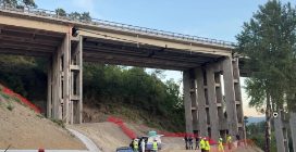 Uccide l’ex compagna e si lancia dal viadotto della A1: femminicidio in Toscana