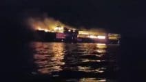 Incendio su un traghetto di turisti nelle Filippine: almeno 5 morti e 87 dispersi