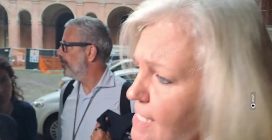 La rabbia della madre della 13enne uccisa dall'ex a Piacenza dopo la sentenza d'appello: "I femminicidi aumenteranno"