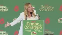 Meloni si rivolge a Schlein e la sbeffeggia: “Elly cara, prova a dire una cosa vera contro di noi”