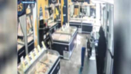 Rapina sei volte lo stesso negozio a Roma: gli bastava presentarsi per farsi aprire la cassa