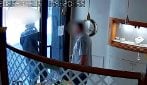 Moglie gioielliere accoltellò rapinatore e lo mise in fuga, 27enne arrestato a Rimini