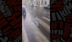 Maltempo in Toscana, forti temporali a Massa e Viareggio: il video delle strade allagate