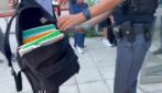 In una scuola di Roma gli studenti vengono controllati con il metal dector "per un rischio seppur potenziale"