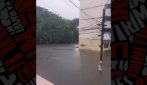 Bangkok sommersa dall'acqua: dichiarata l'emergenza dopo oltre 48 ore di piogge torrenziali