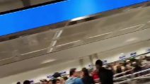 Code e disordini all'aeroporto di Milano Malpensa: il video