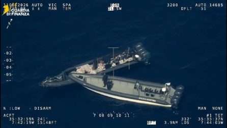 Il video del sequestro di 3,7 tonnellate di cocaina nell'Atlantico, un morto nell'inseguimento