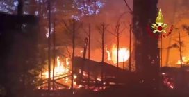 Peschiera del Garda, vasto incendio in un camping: 24 feriti