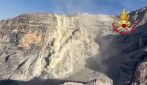 Cortina d'Ampezzo, grossa frana si stacca da una delle Tofane: nube di polvere altissima