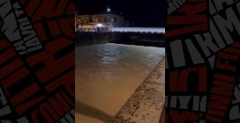 Maltempo in Toscana, il fiume Corrione a Carrara diventa una colata di fango