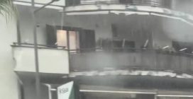 Maltempo nel Napoletano, strade come fiumi e fogne scoppiate