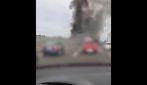 Incidente sull'autostrada A2, tir si ribalta, prende fuoco, la cabina precipita dal ponte: morto camionista