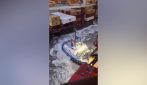 La nave da crociera sbanda e colpisce due portacontainer: le immagini dell'incidente a Bremerhaven