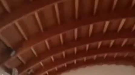 Napoli, occupazione choc al Rossini: studenti irrompono in scooter nella palestra appena inaugurata