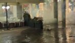 Stipendi bassi, inflazione e sanità: proteste in tutta Italia e scontri con la polizia, guerriglia a Milano
