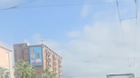 Marcia dei tir a via Marina a Napoli, corteo a passo d'uomo: traffico in tilt