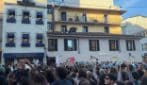 Presidio a Milano, centinaia di partecipanti: la polizia blocca il corteo