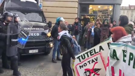 Scontri al corteo di Torino